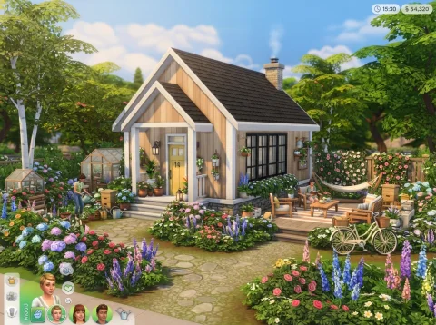 Casa clara com flores no jardim